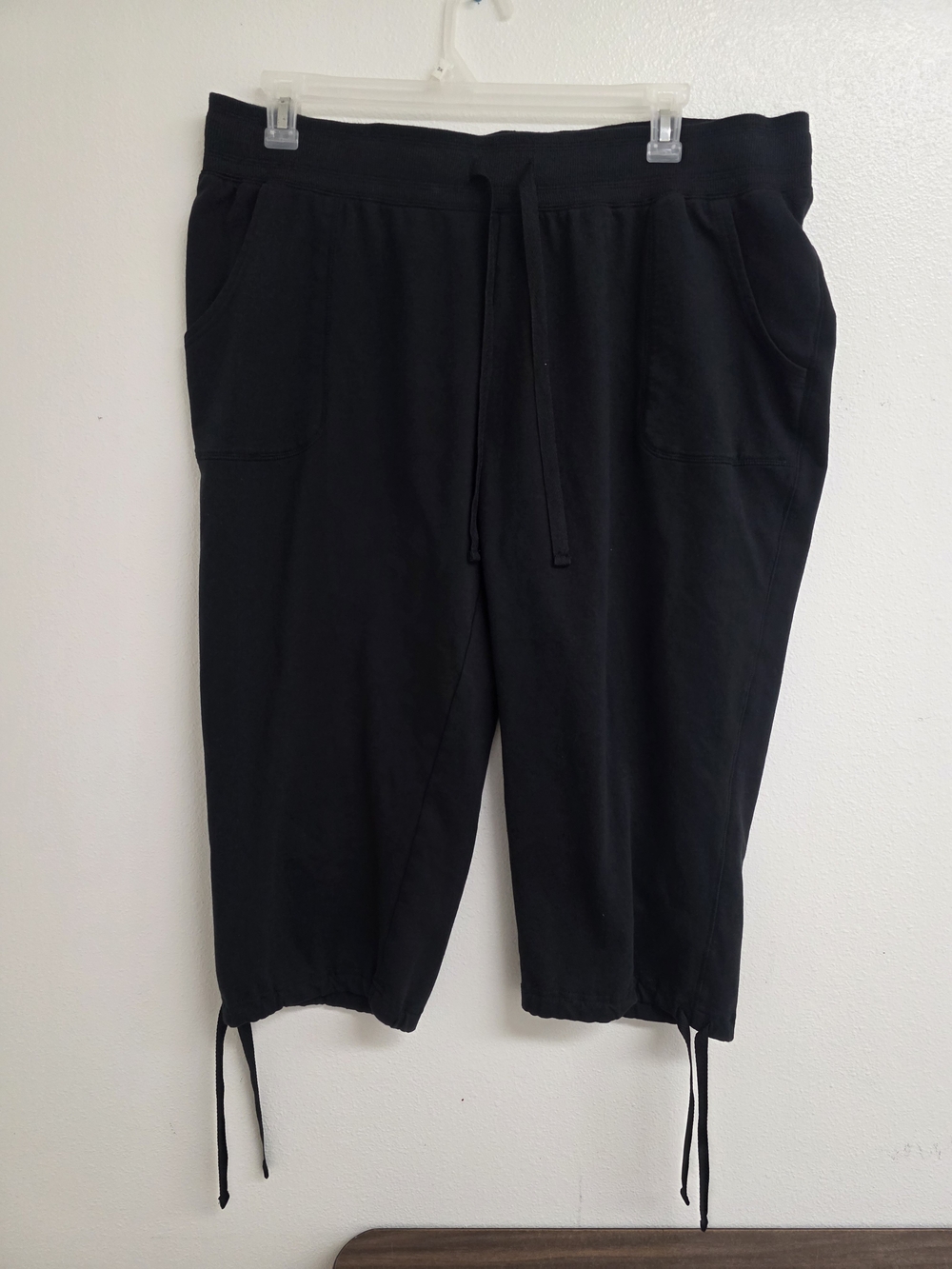 Bobbie Brooks Black Drawstring Capri Joggers with Pocket Detail (622)